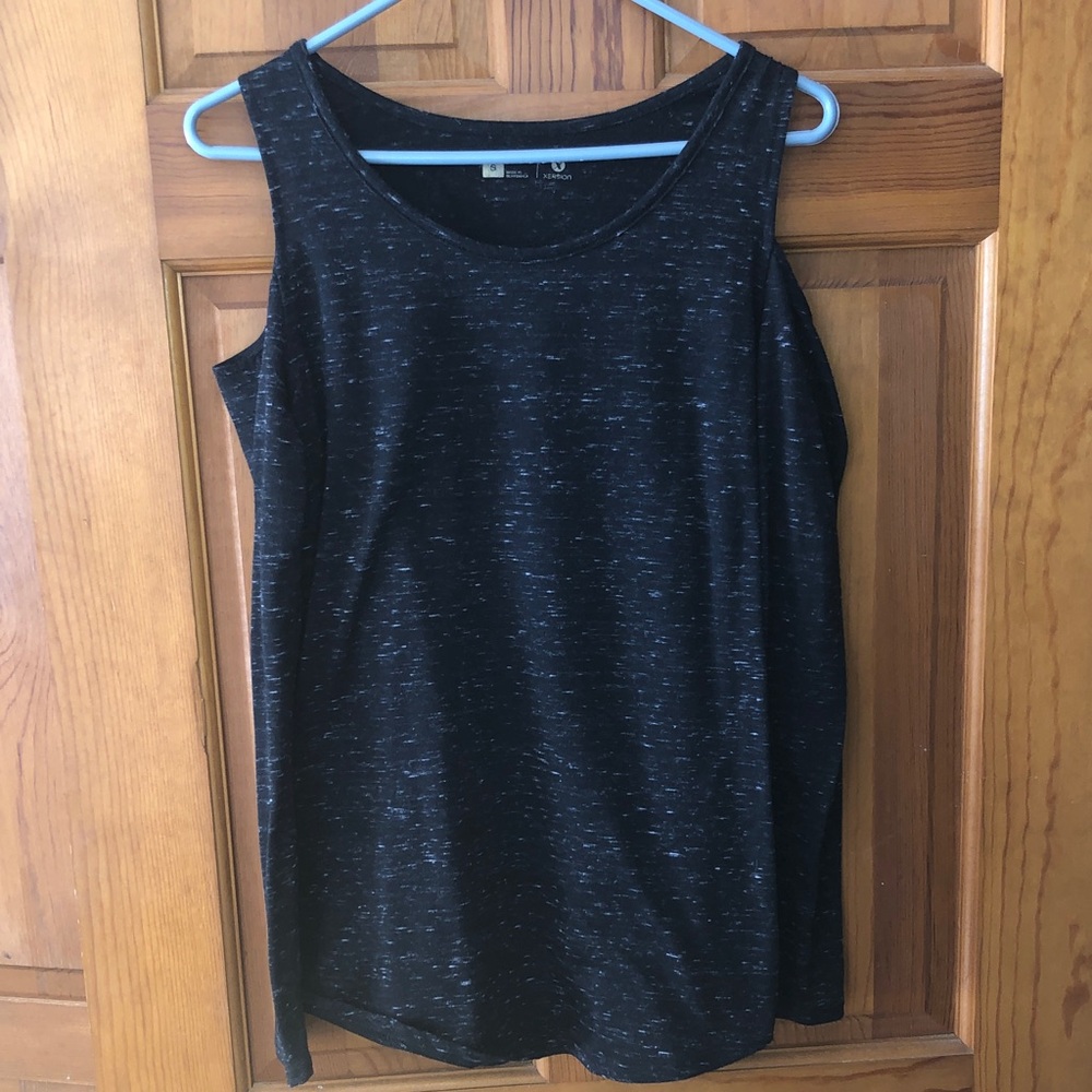 Xersion Black Heathered cold shoulder; long sleeve top.